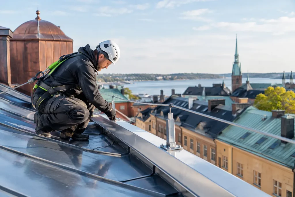 Vem ansvarar för taksäkerhet på fastigheten?